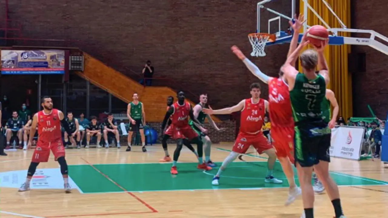 54-72. Cantabria casi sentenciado el ascenso a LEB Oro al vencer en Albacete