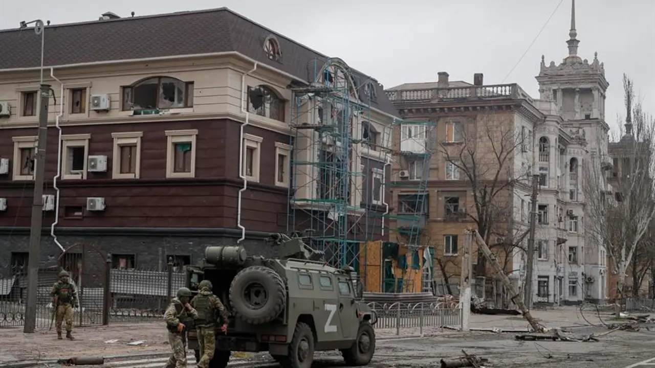 Una calle de Mari&uacute;pol el pasado martes. EFE/EPA/SERGEI ILNITSKY