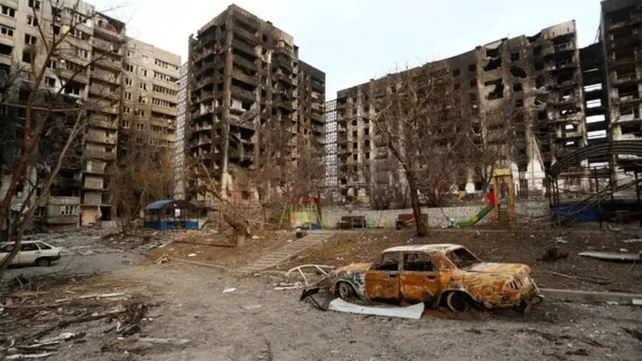 Edificios de apartamentos en Mari&uacute;pol, Ucrania, destruidos por el ej&eacute;rcito ruso.