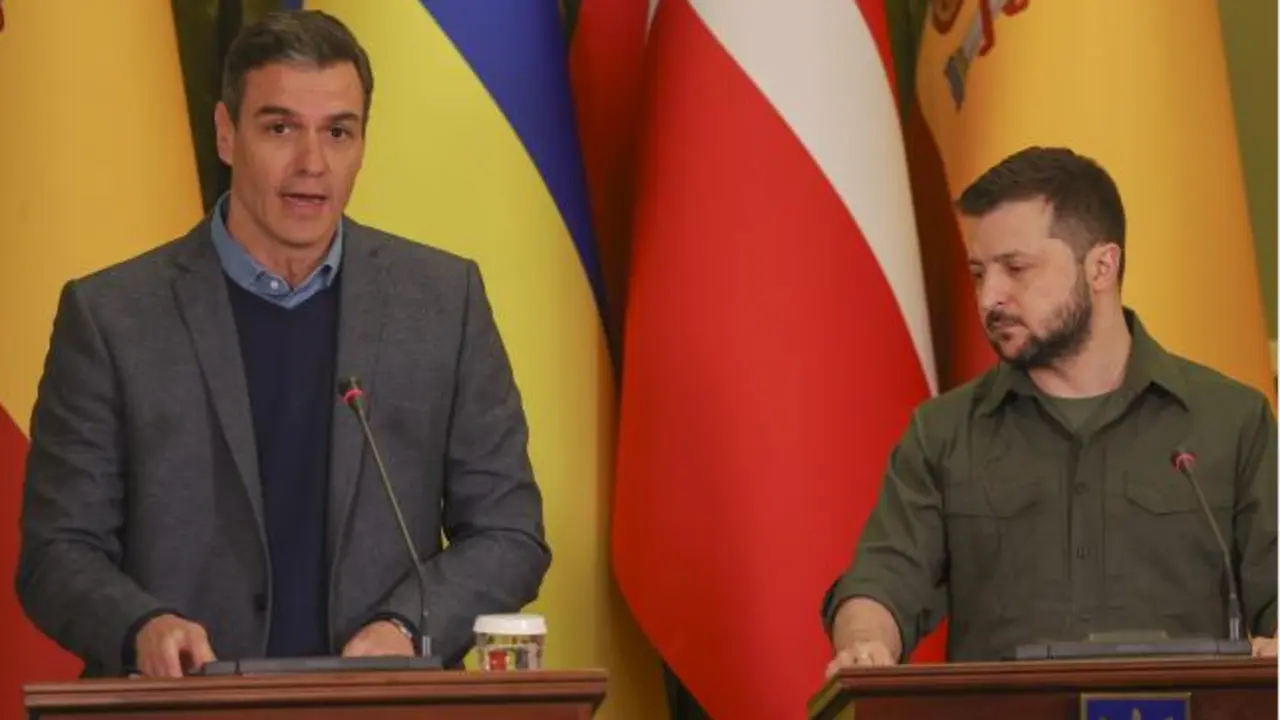S&aacute;nchez y Zelenski durante su comparecencia conjunta en KievEfe