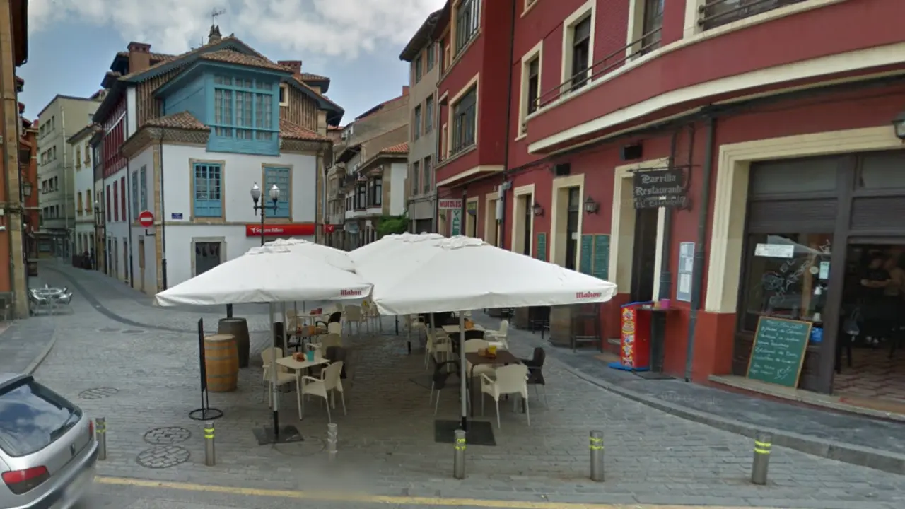 Calle de Villaviciosa, localidad donde se produjo el apu&ntilde;alamiento. / ALERTA