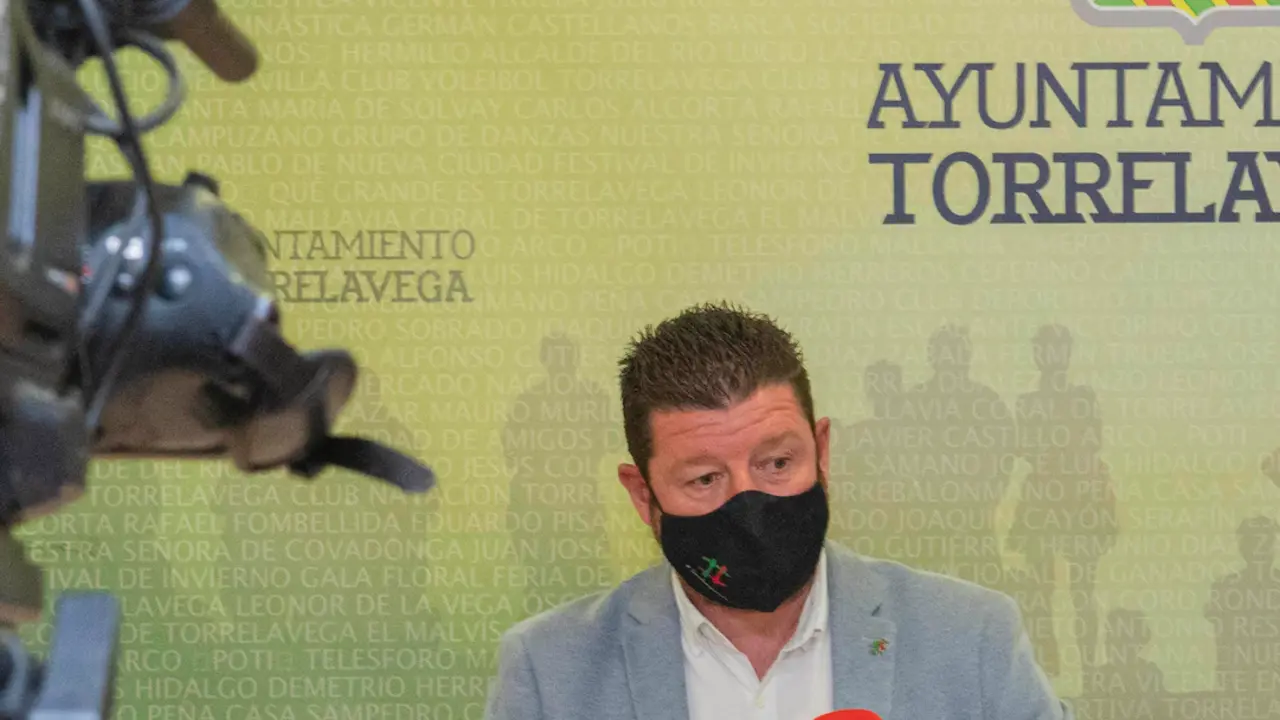 El regionalista Jes&uacute;s S&aacute;nchez durante la presentaci&oacute;n de la Feria.