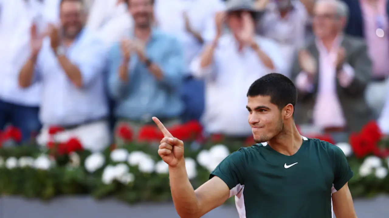 Carlos Alcaraz, de Espa&ntilde;a, reacciona tras ganar a Alexander Zverev, de Alemania, durante el partido final de la ATP durante el Mutua Madrid Open 2022 celebrado en La Caja M&aacute;gica el 08 de mayo de 2022, en Madrid, Espa&ntilde;a. Firma: AFP7 / Europa Press