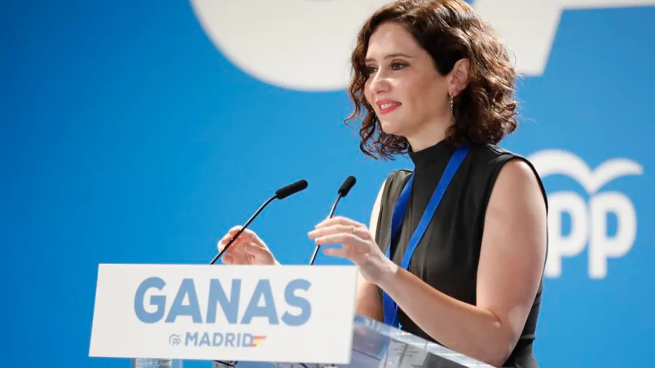 La presidenta de la Comunidad de Madrid, Isabel D&iacute;az Ayuso durante su intervenci&oacute;n en el 17 Congreso Auton&oacute;mico Extraordinario del PP que se celebra en el recinto IFEMA de Madrid. EFE/ Juan Carlos Hidalgo