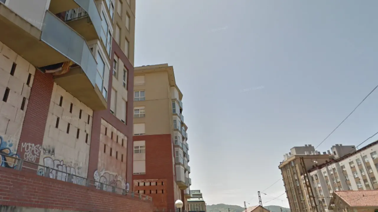 La calle Industria en Malia&ntilde;o donde ocurrieron los hechos. / ALERTA