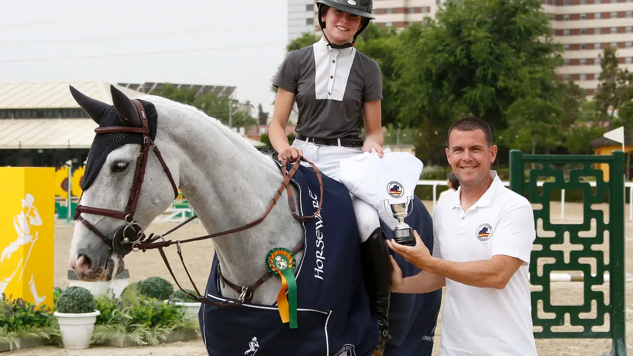 Triunfo de la joven amazona Jimena Garc&iacute;a Rueda en el GP 1.35 de la I Liga Nacional de Saltos.