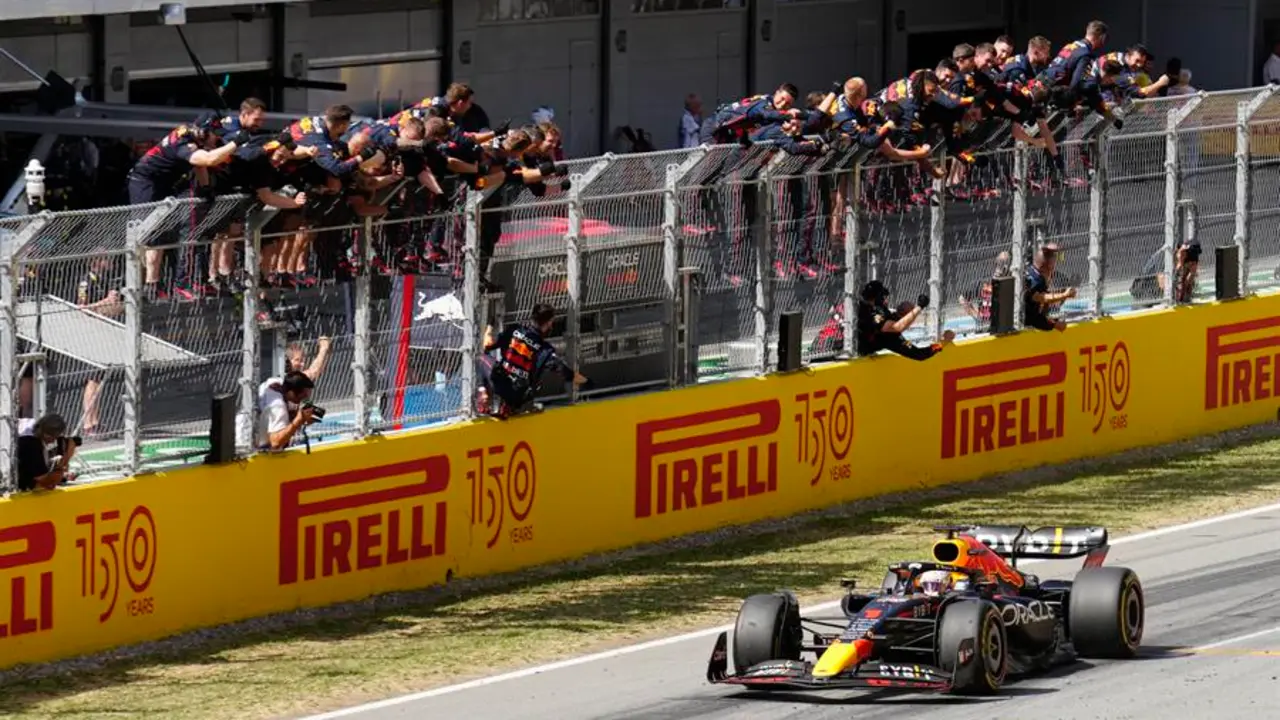 El piloto de Red Bull Max Verstappen durante el Gran Premio de Espa&ntilde;a de F&oacute;rmula Uno que se disputa este domingo en el circuito de Barcelona-Catalu&ntilde;a, en Montmel&oacute; (Barcelona). EFE/Enric Fontcuberta