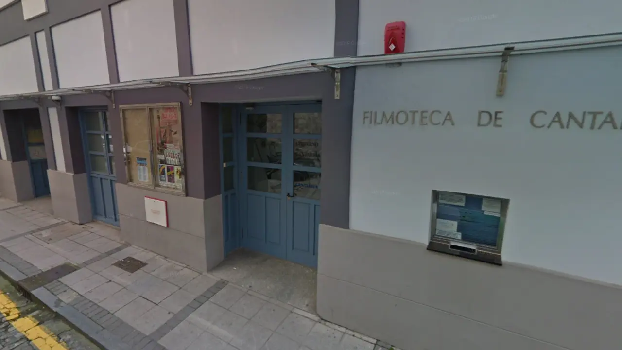 Entrada de la Filmoteca regional.