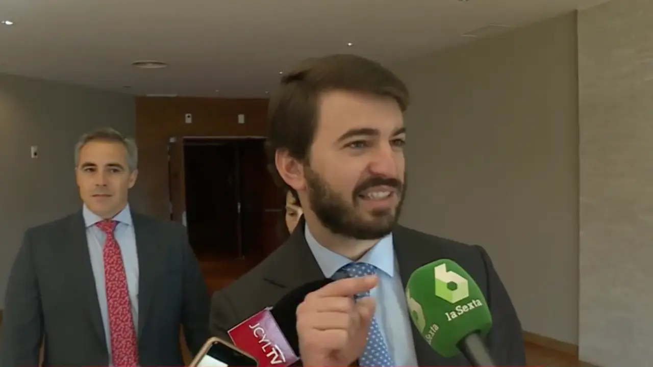 Gallardo hablando con un periodista de la Sexta.