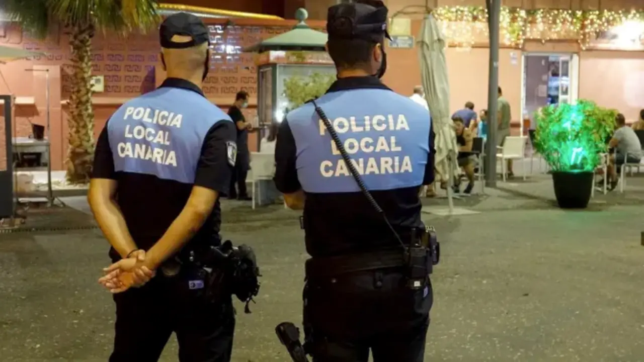 Policia local canaria.