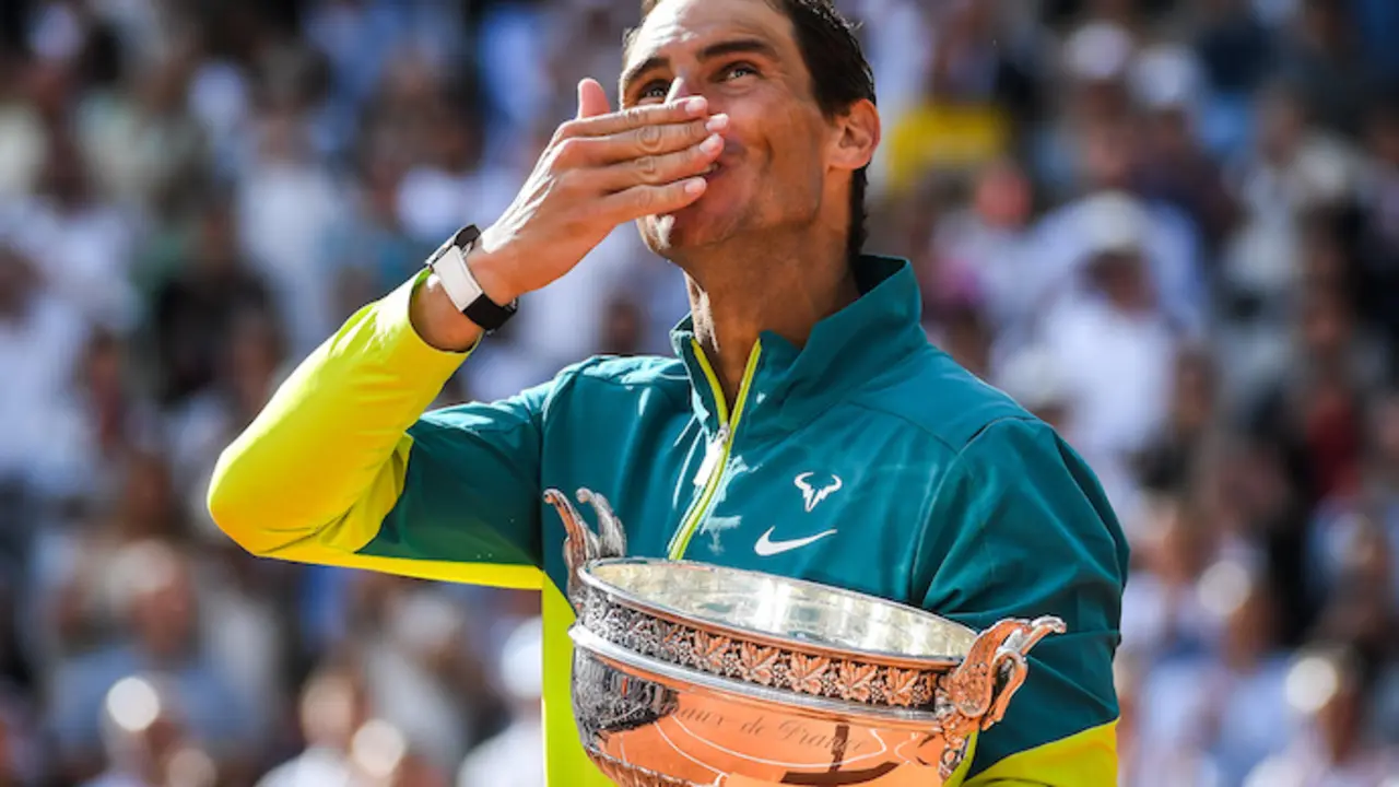 Nadal, con el t&iacute;tulo de Roland Garros.THOMAS SAMSONAFP