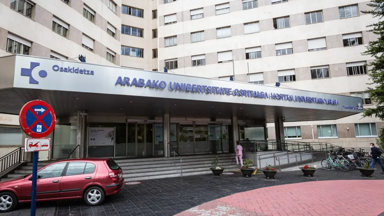 Exterior del Hospital de Txagorritxu (Vitoria).