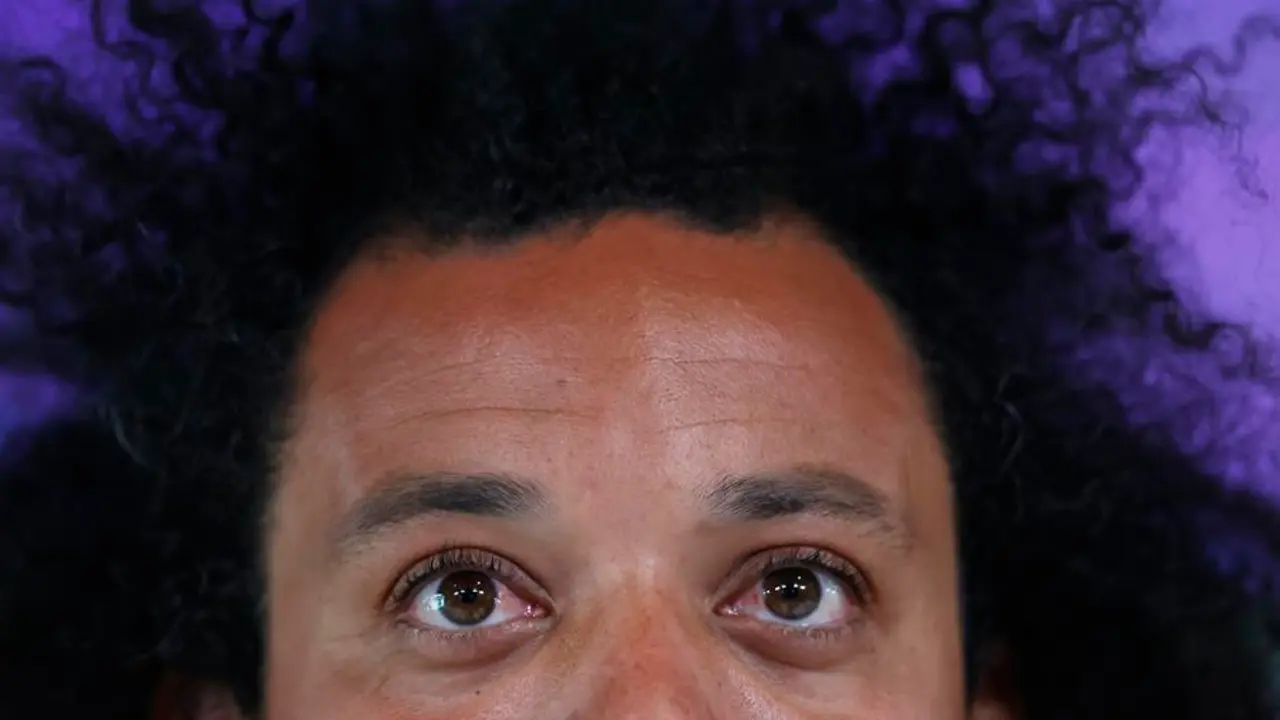 El capit&aacute;n del Real Madrid Marcelo Vieira, que deja el club despu&eacute;s de 16 temporadas, durante el acto institucional de su despedida y homenaje organizado por el club, este lunes en la Ciudad Deportiva de Valdebebas. EFE/Javier Liz&oacute;n