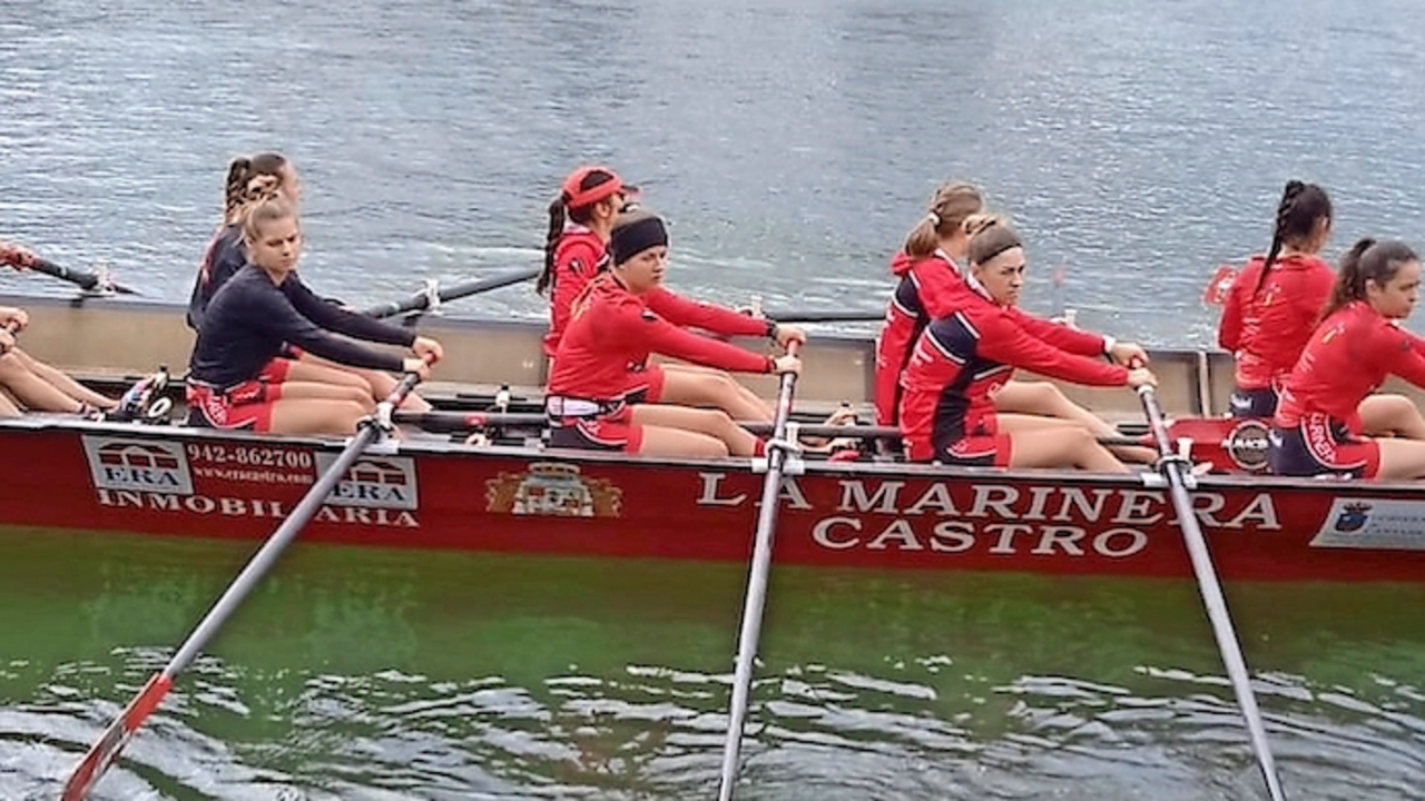 &lsquo;La Marinera&rsquo;, iniciando el calentamiento ayer en Zumaia.
