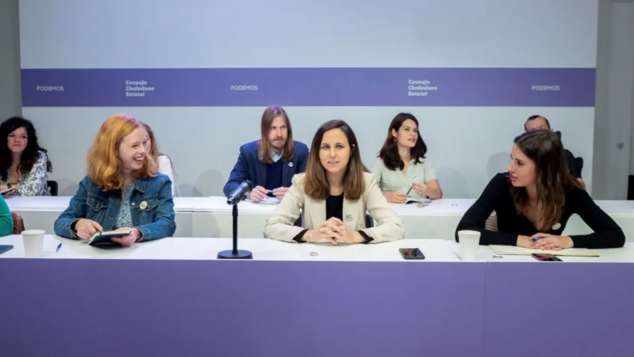 La secretaria de Organizaci&oacute;n de Podemos, Lilith Verstrynge; la ministra de Derechos Sociales y Agenda 2030, Ione Belarra, y la ministra de Igualdad, Irene Montero, durante una reuni&oacute;n del Consejo Ciudadanos Estatal de Podemos, en la Sede de Podemos, a 9 de julio de 2022, en Madrid (Espa&ntilde;a) FOTO: GUSTAVO VALIENTE EUROPA PRESS