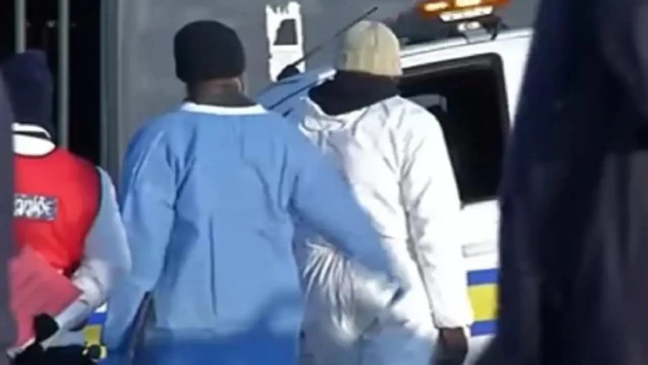 Polic&iacute;a y forenses en el lugar del tiroteo.ENCA TV