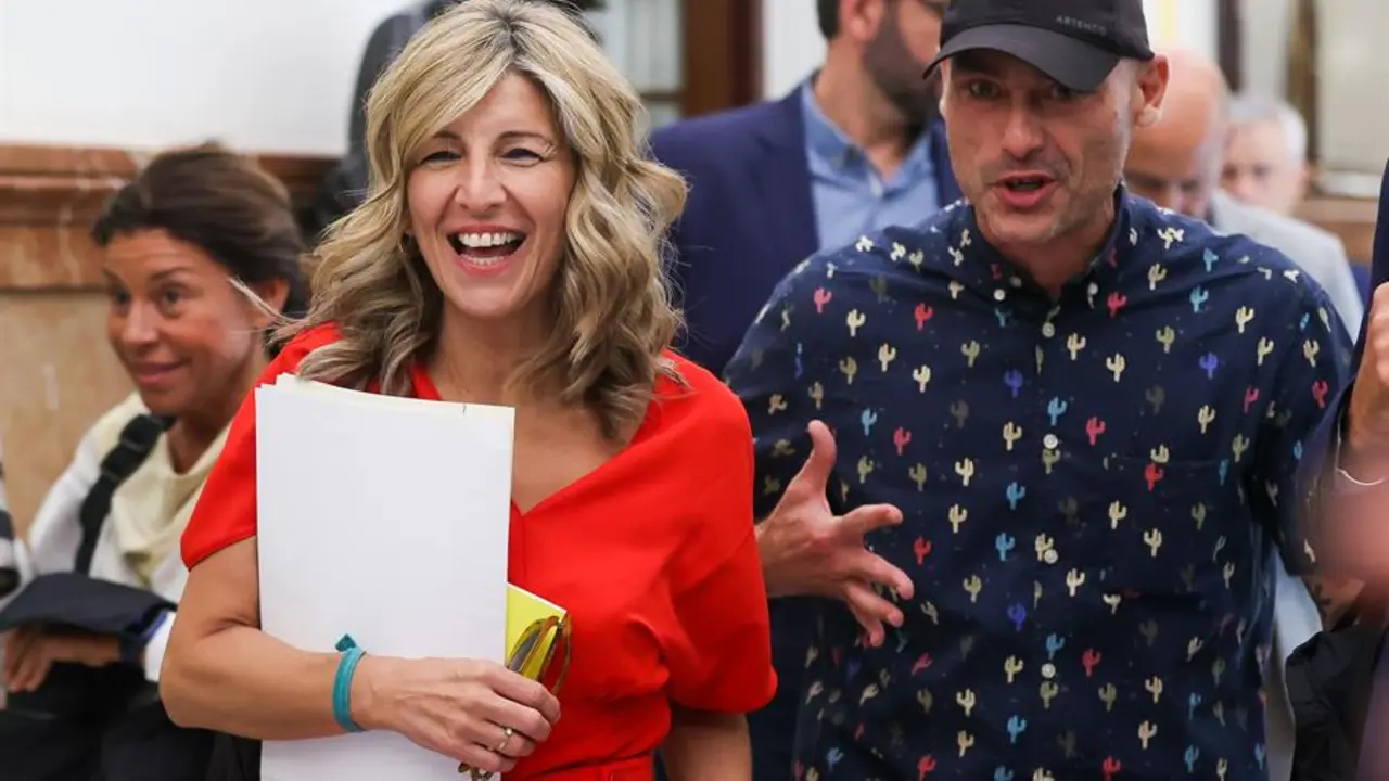 La vicepresidenta segunda del Gobierno, Yolanda D&iacute;az a su llegada esta tarde al hemiciclo del Congreso donde se celebra la &uacute;ltima sesi&oacute;n del Debate sobre el estado de la Naci&oacute;n. EFE/Kiko Huesca