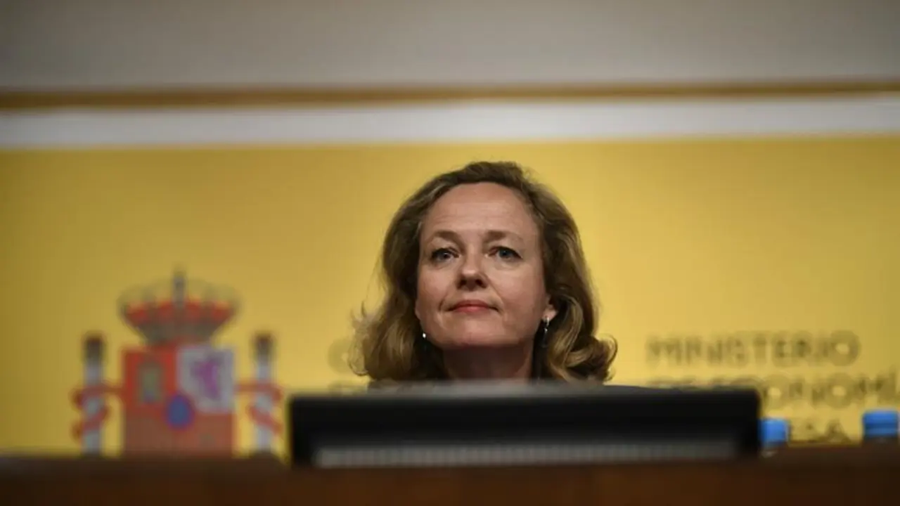 La vicepresidenta primera y ministra de Asuntos Econ&oacute;micos, Nadia Calvi&ntilde;o