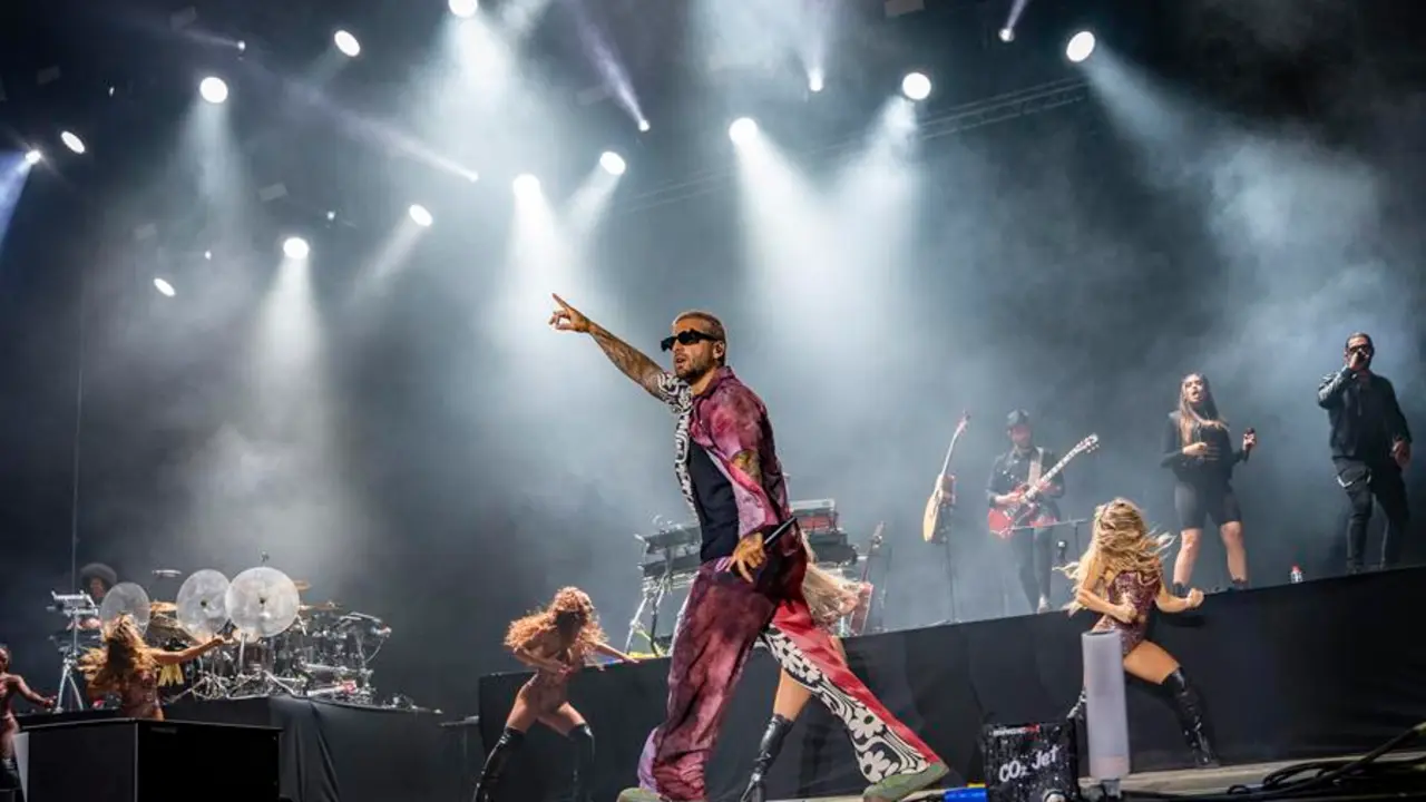 El cantante colombiano Maluma durante el concierto inaugural del festival Magdalena en Vivo 2022, en Santander, en el marco de su gira internacional "Papi Juancho World Tour". Rom&aacute;n Aguilera