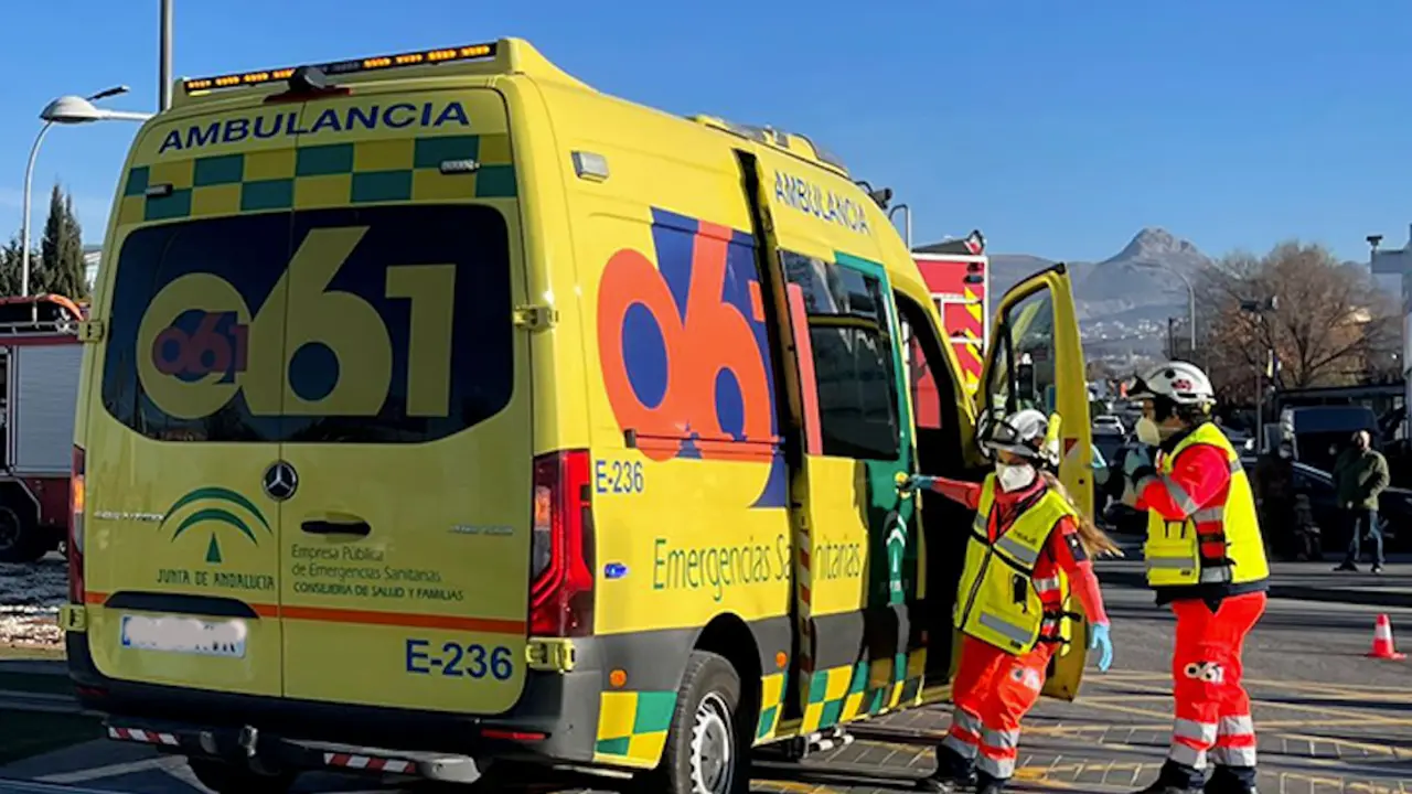 Ambulancia de Emergencias 112 Andaluc&iacute;a. / ALERTA