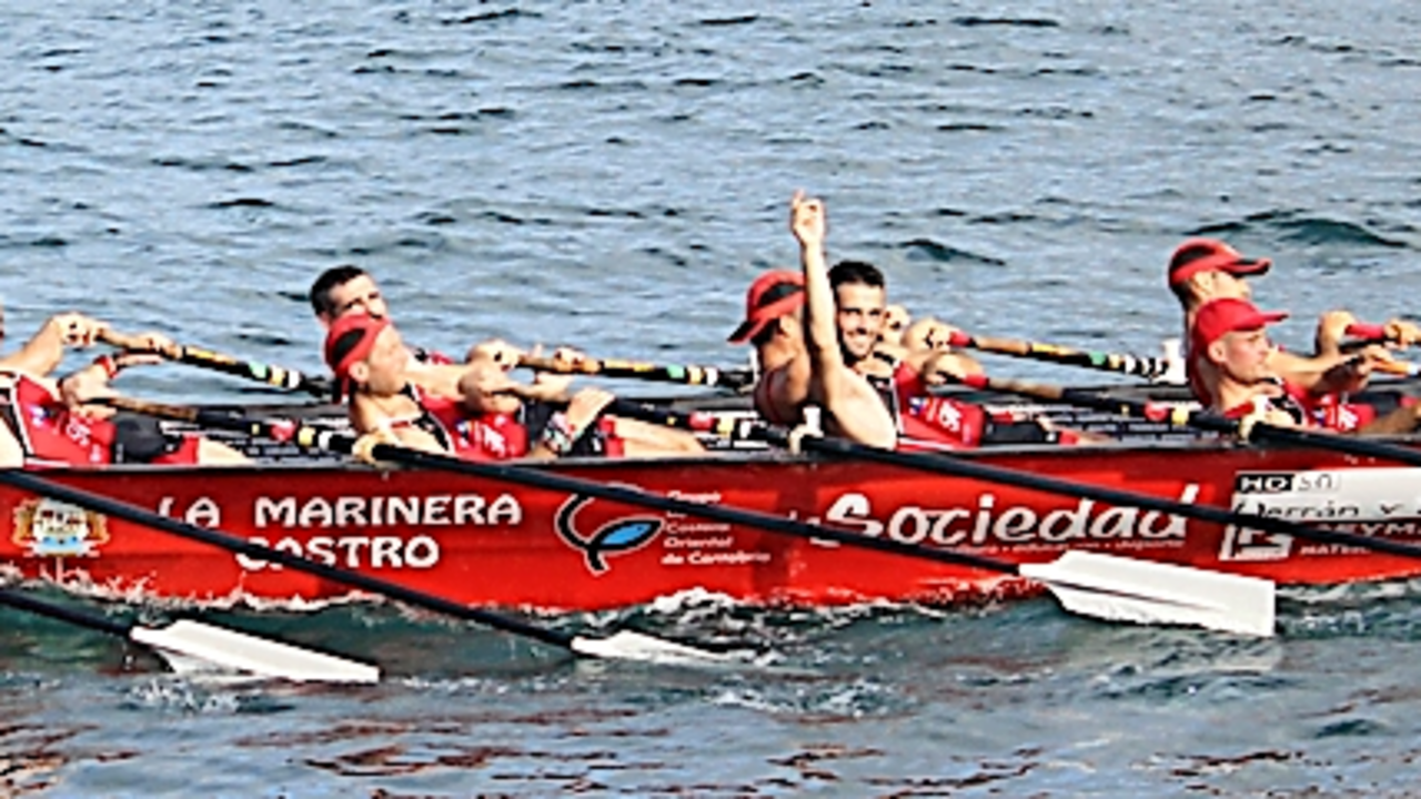 La trainera consigui&oacute; ayer una victoria que supone todo un premio a su buena temporada.