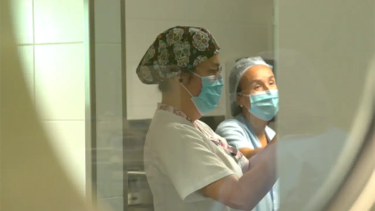 Enfermeras del Hospital Marqu&eacute;s de Valdecilla. / TREVOL