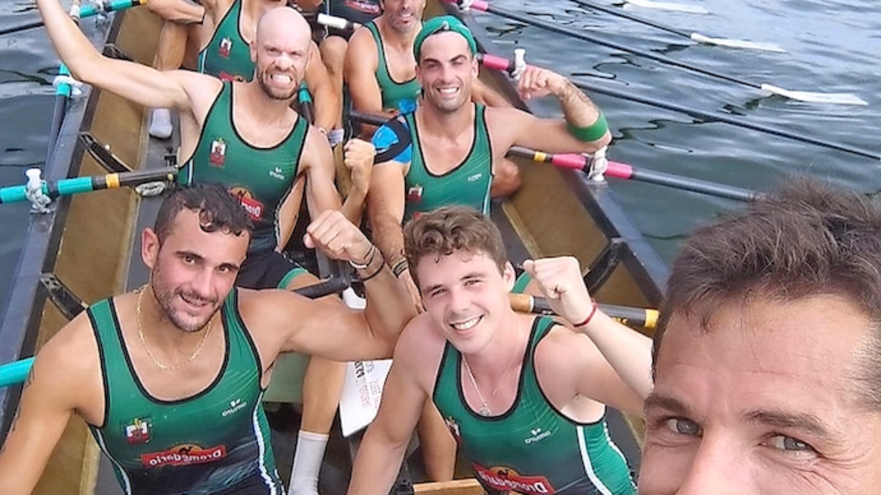 La tripulaci&oacute;n de la &lsquo;Virgen del Carmen&rsquo;, tras su &uacute;ltima regata del a&ntilde;o.