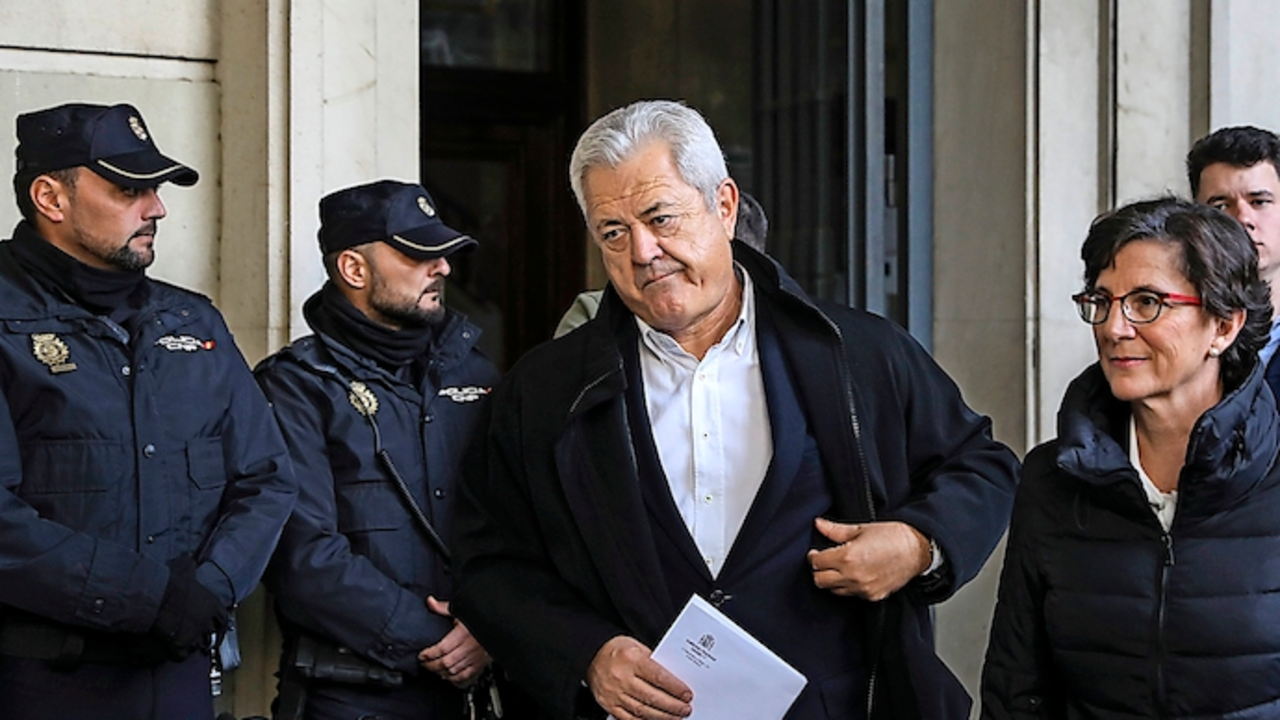 El ex consejero Francisco Vallejo, a la salida del juicio del caso ERE en el 2019. / Mar&iacute;a Jos&eacute; l&oacute;pez