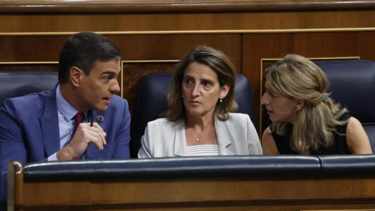 Moncloa busca una salida para frenar el golpe de los recortes energ&eacute;ticos de la UE. EFE