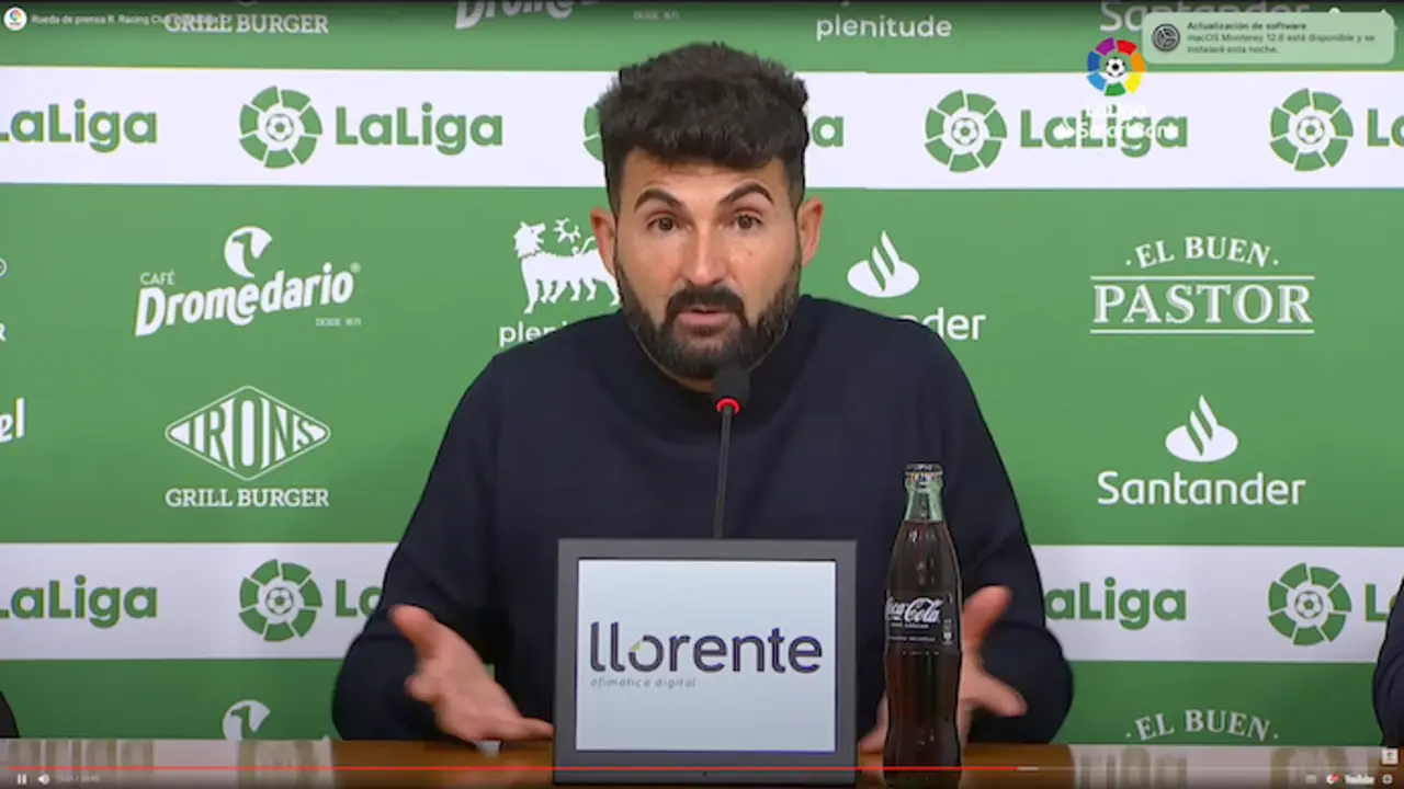 Fern&aacute;ndez Romo durante la rueda de prensa. / alerta
