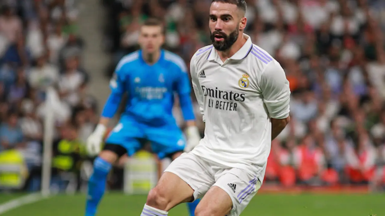 Daniel Carvajal, del Real Madrid, en acci&oacute;n durante el partido de f&uacute;tbol del Grupo F de la Liga de Campeones de la UEFA, disputado entre el Real Madrid y el Shakhtar Donetsk en el estadio Santiago Bernab&eacute;u el 5 de octubre de 2022, en Madrid, Espa&ntilde;a. AFP7 / E.P.