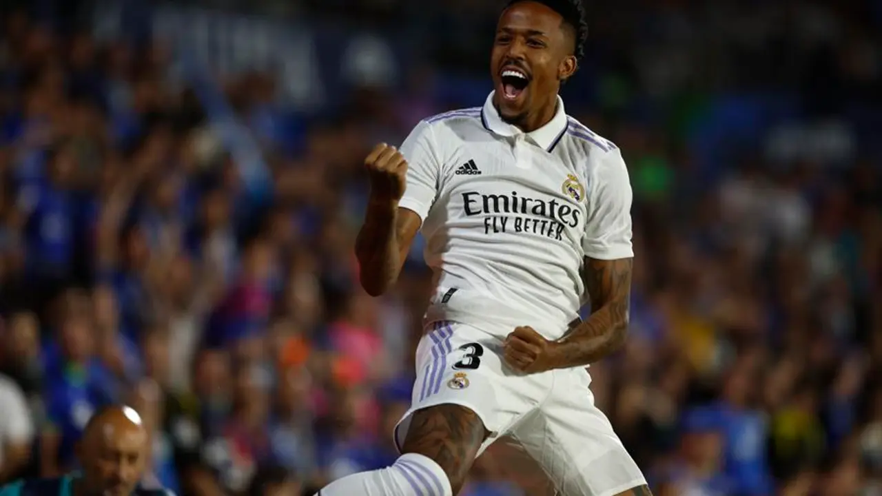 El defensa brasile&ntilde;o del Real Madrid Eder Militao celebra el gol conseguido en el partido de la jornada 8 de Liga de Primera Divisi&oacute;n que disputan Getafe y Real Madrid en el Coliseo Alfonso P&eacute;rez de Getafe. EFE/Rodrigo Jim&eacute;nez