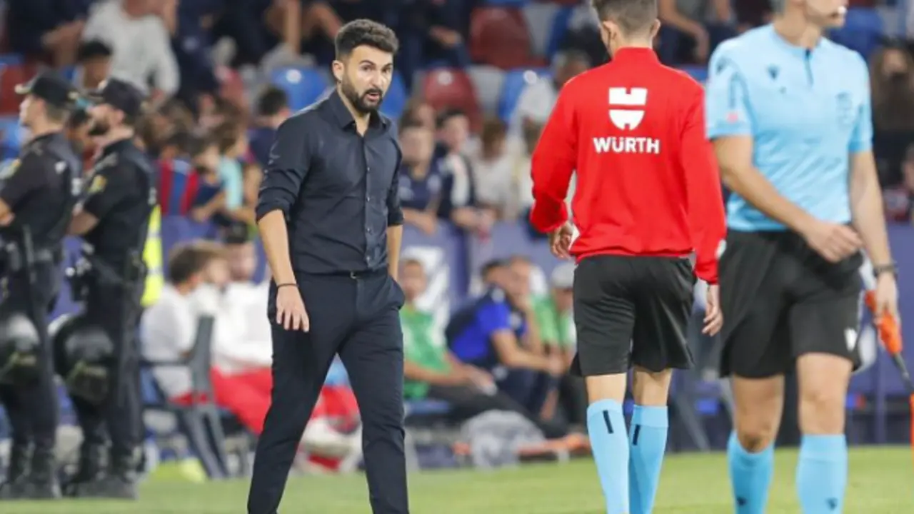 Fern&aacute;ndez Romo durante el encuentro contra el Levante. / ALERTA
