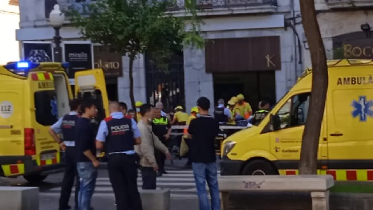 El restaurante japon&eacute;s Koyo, en el que ha tenido lugar la explosi&oacute;n, se encuentra ubicado en el n&uacute;mero 26 de la Rambla Nova, en el centro de Tarragona, hasta donde se ha desplazado esta tarde el alcalde de la ciudad, Pau Ricom&agrave;.