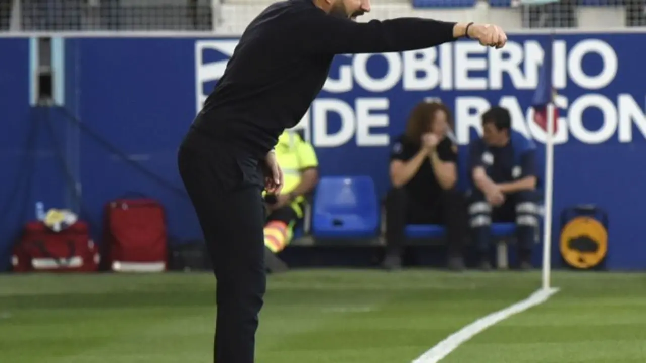 Fern&aacute;ndez Romo durante el partido contra el Huesca.