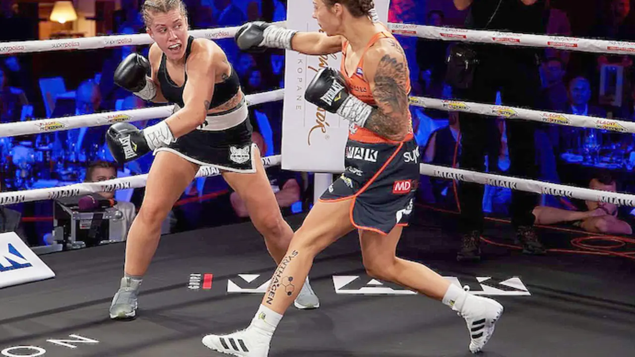 Marian Herrer&iacute;a y Laura Grzyb, en su combate del pasado fin de semana.