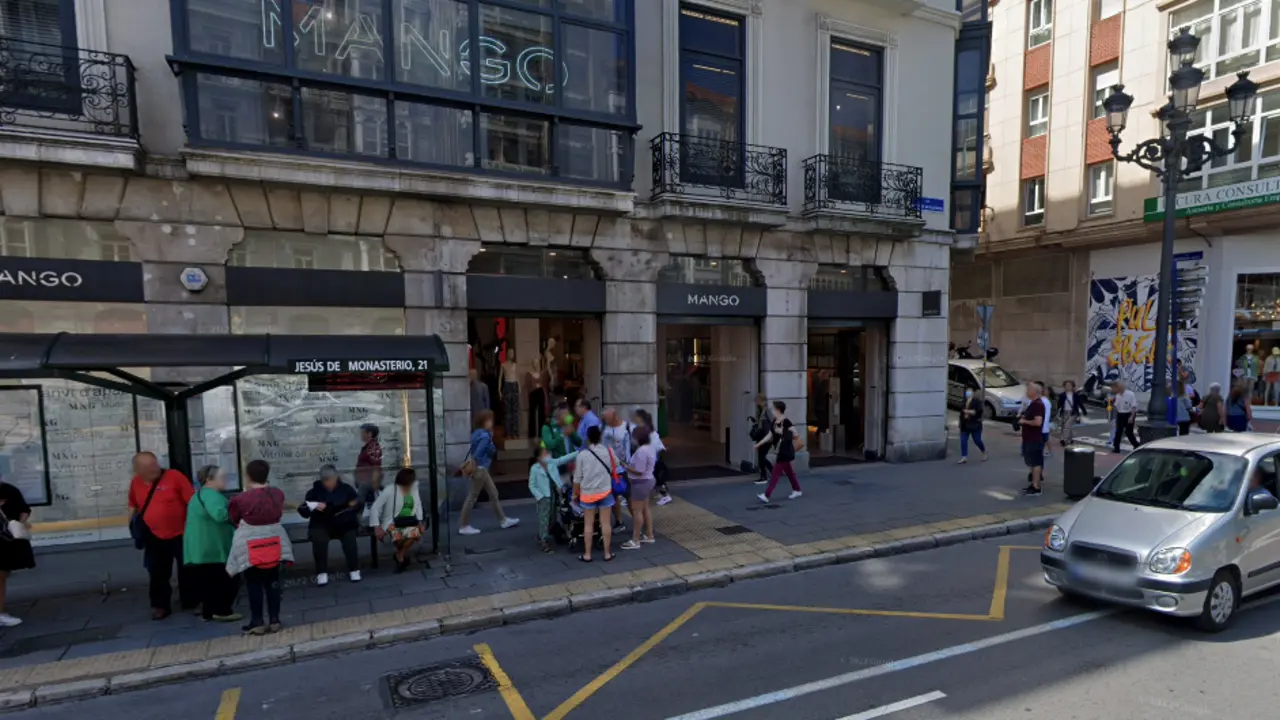 La tienda de Mango en Santander. / ALERTA