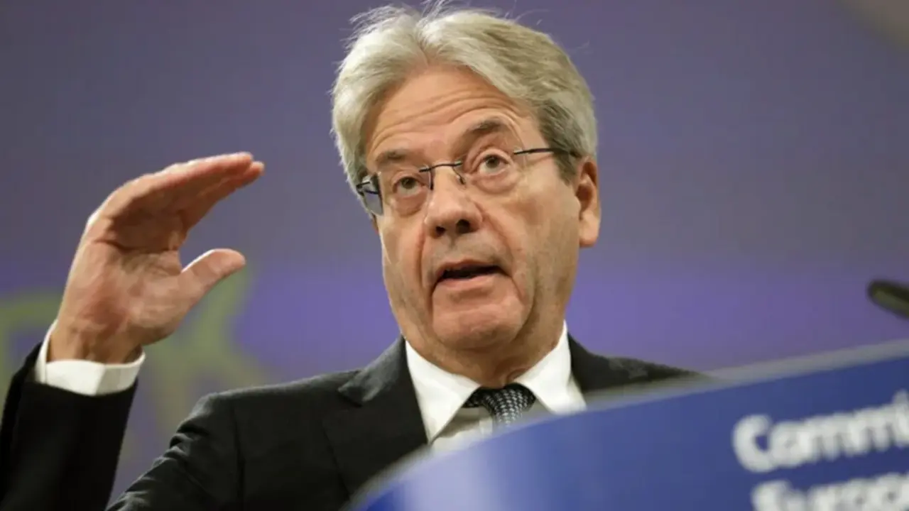 El comisario europeo de Econom&iacute;a, Paolo Gentiloni, hoy en Bruselas. EFE/EPA/Oliver Hoslet