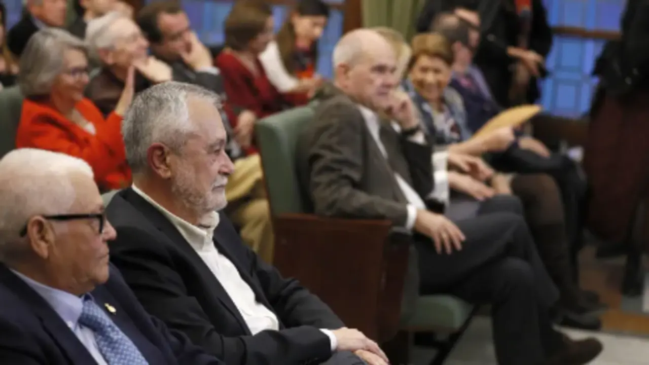 El ex presidente andaluz Jos&eacute; Antonio Gri&ntilde;&aacute;n (2i). EFE/ Jos&eacute; Manuel Vidal