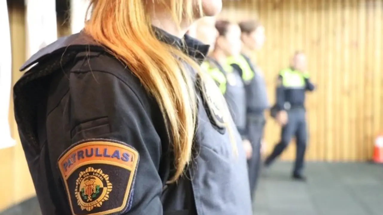 Agentes de Polic&iacute;a Local. / E.P.