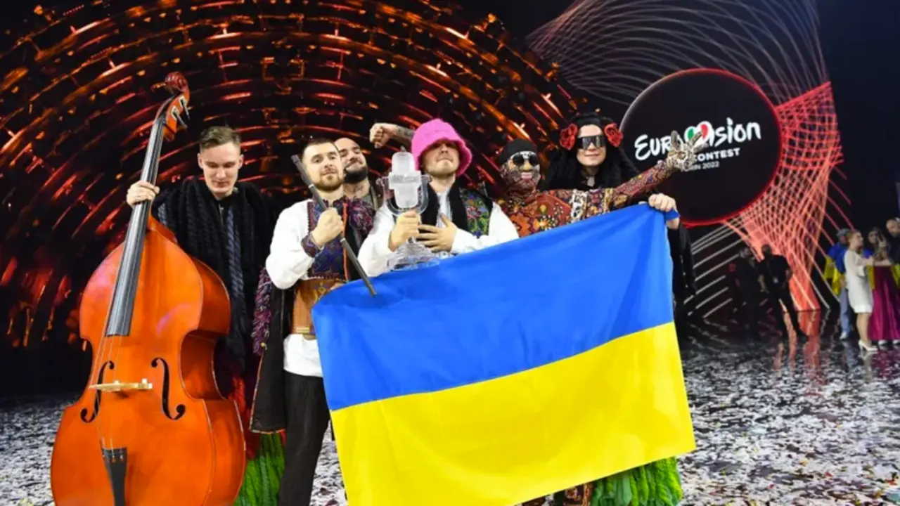 Kalush Orchestra de Ucrania, tras vencer en el festival de Eurovisi&oacute;n 2022. EFE/EPA/ALESSANDRO DI MARCO