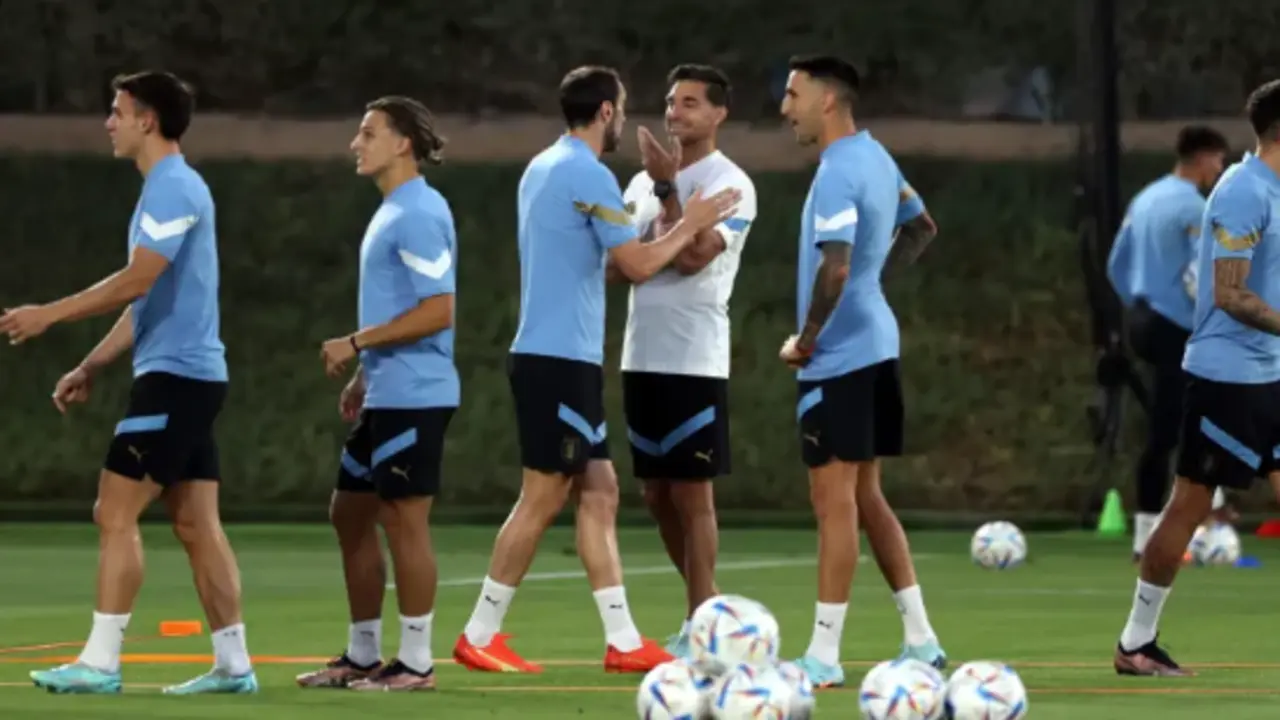 Entrenamiento de Uruguay para preparar el partido ante Corea del Sur. EFE/EPA/Mohamed Messara