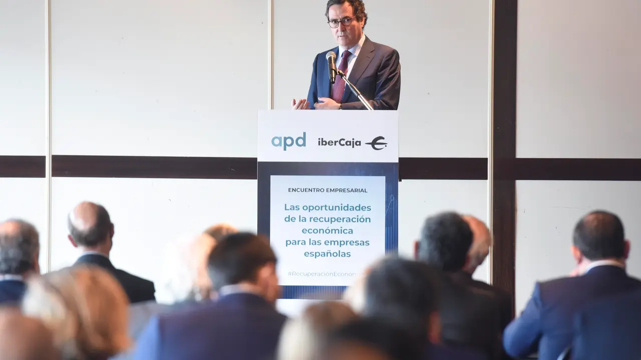 Conferencia de Antonio Garamendi en el Club Mar&iacute;timo de Getxo (Bizkaia) organizada por APD. / E.P.