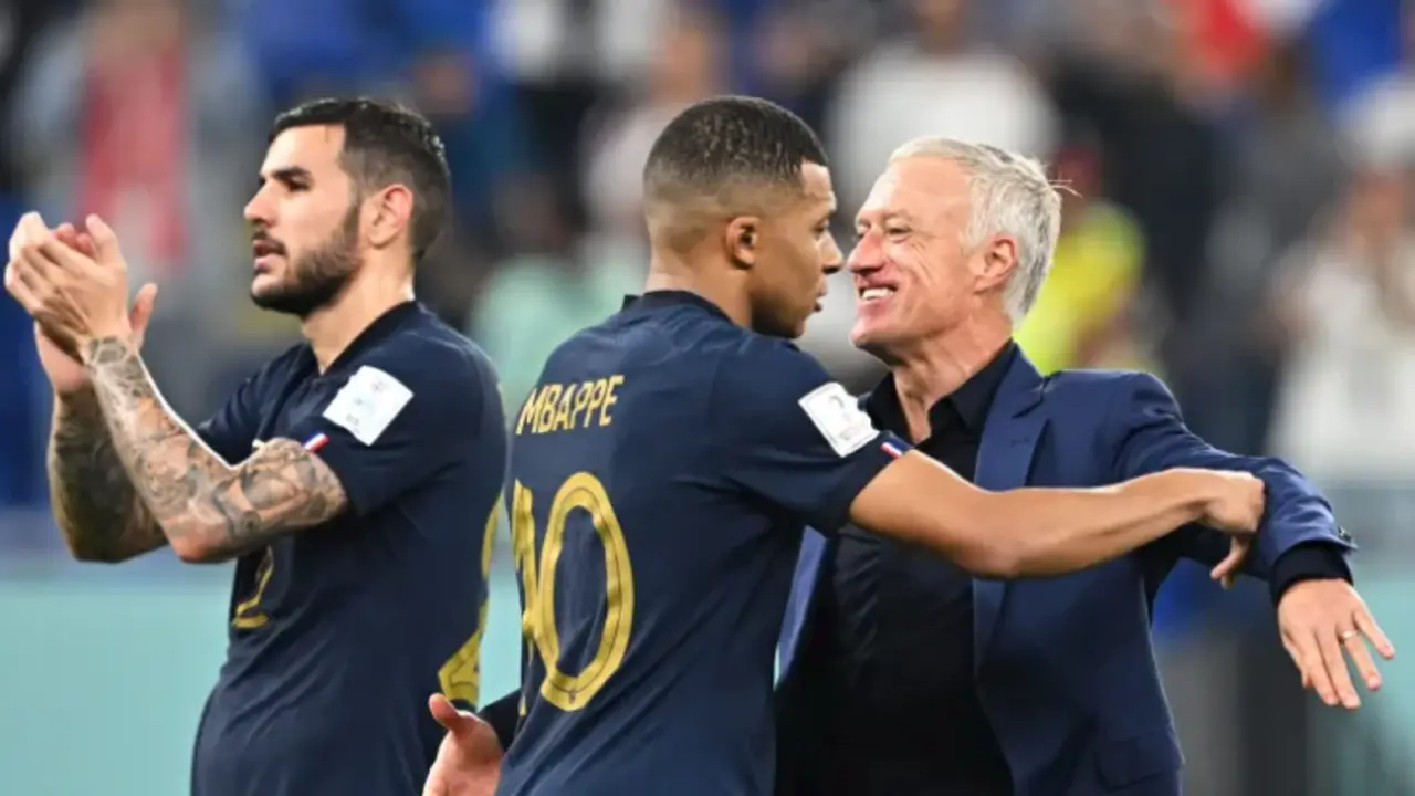 Alegr&iacute;a en Francia tras el partido contra Dinamarca. EFE/EPA/Noushad Thekkayil