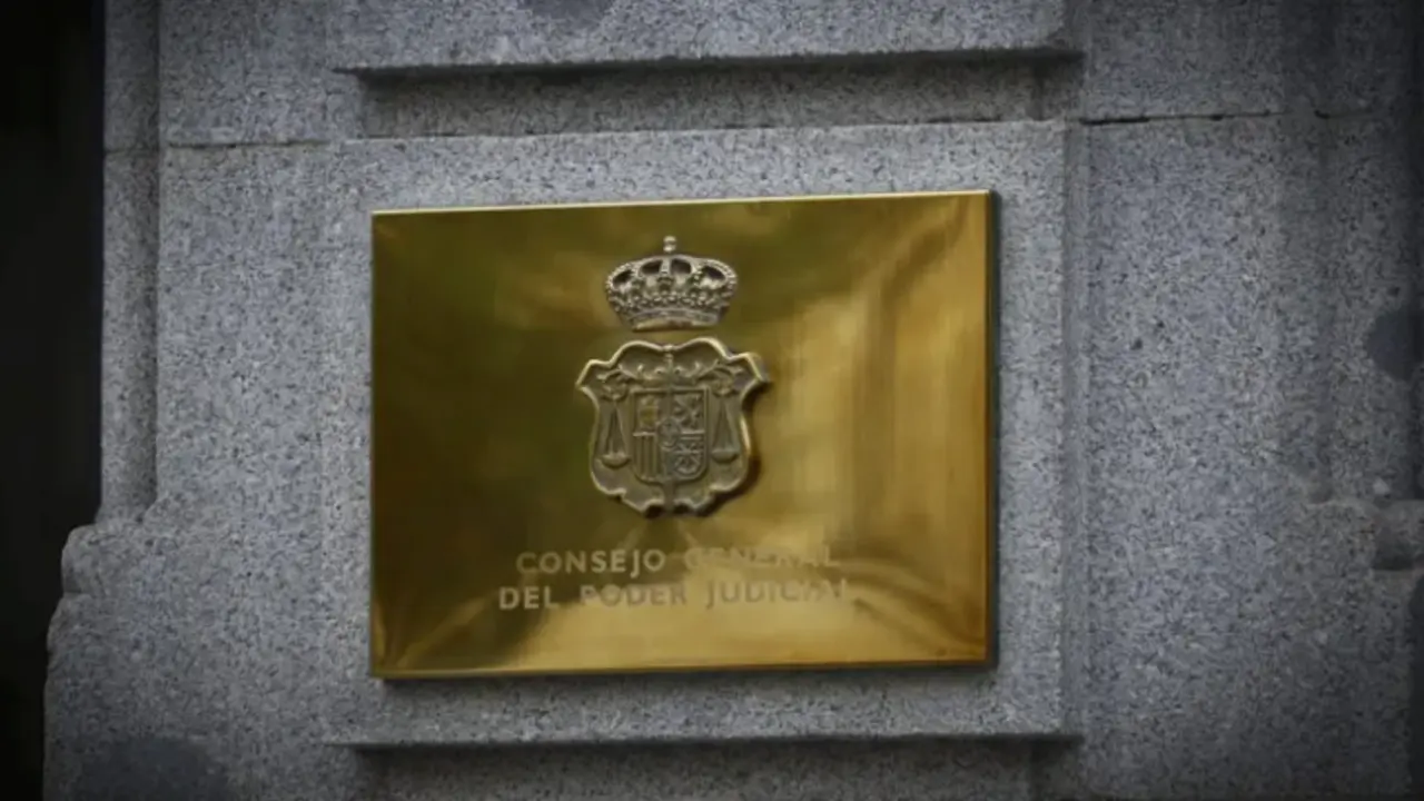 Imagen de archivo de la placa de la fachada de la sede del Consejo General del Poder Judicial (CGPJ) en Madrid. EFE/ Rodrigo Jim&eacute;nez