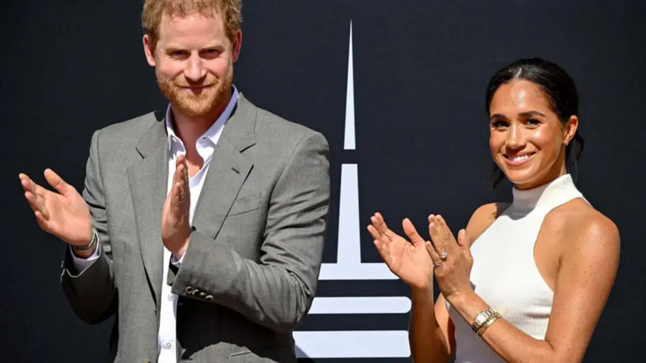 Los duques de Sussex, Harry y Meghan, en una fotograf&iacute;a de archivo. EFE/Sascha Steinbach