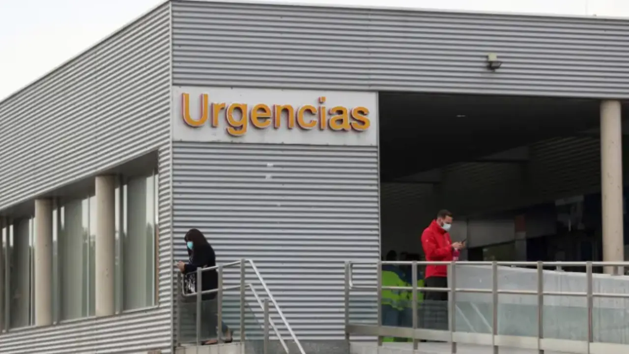 Entrada a Urgencias de un hospital. EFE/Rodrigo Jim&eacute;nez/Archivo