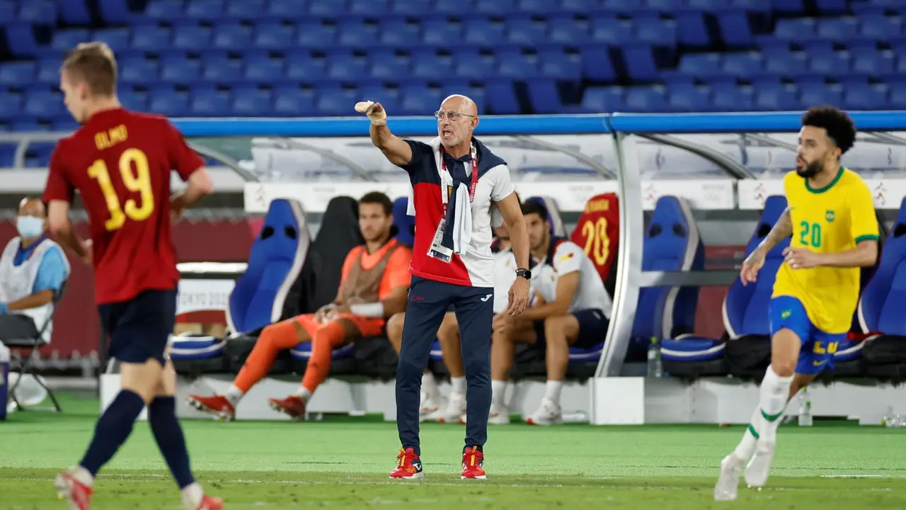 Luis de la Fuente, nuevo seleccionador espa&ntilde;ol, durante la final de f&uacute;tbol masculino entre Brasil y Espa&ntilde;a de los Juegos Ol&iacute;mpicos de Tokio. EFE/Alberto Est&eacute;vez