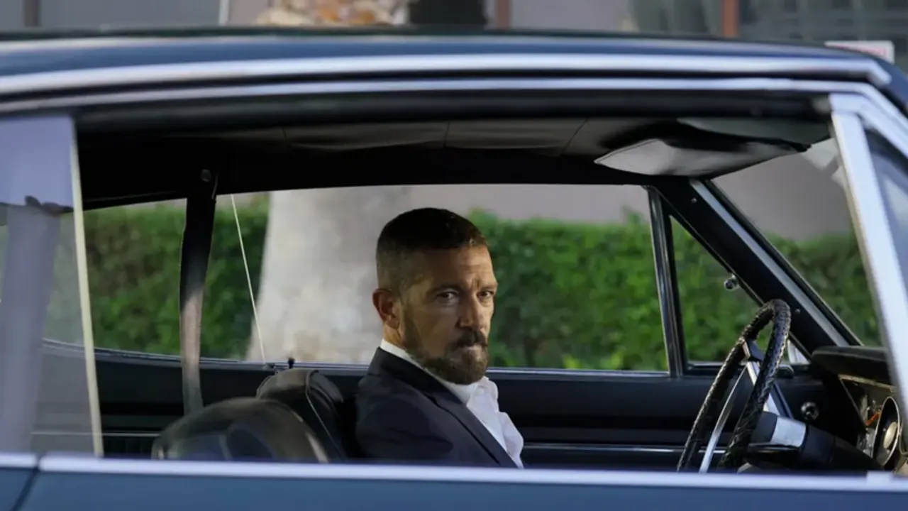 Antonio Banderas en la piel del sicario Cuda en una escena de la pel&iacute;cula "El Protector". EFE/V&eacute;rtice