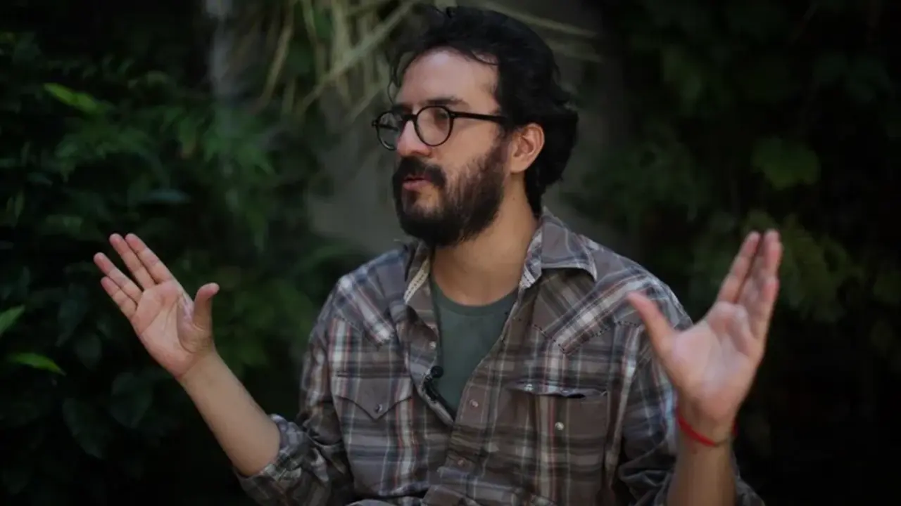 El director mexicano Alberto Arnaut habla durante una entrevista para EFE en Ciudad de M&eacute;xico (M&eacute;xico). EFE/S&aacute;shenka Guti&eacute;rrez
